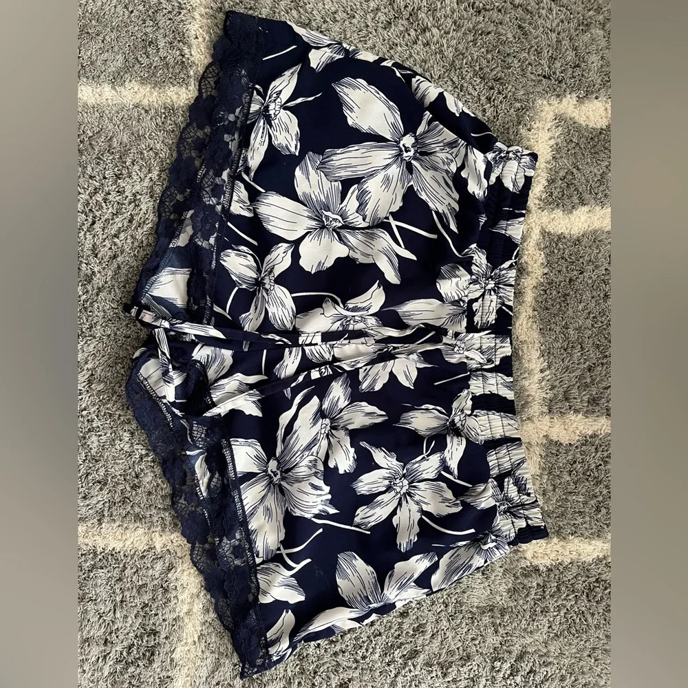 MINE Woman/Girls Navy Blue & White Floral Shorts with Pockets - Picture 3 of 7